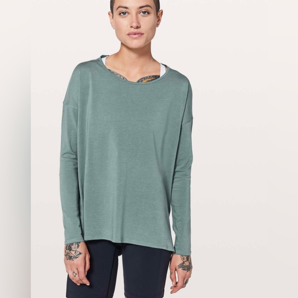 Lululemon back into it Long sleeve tshirt size 10